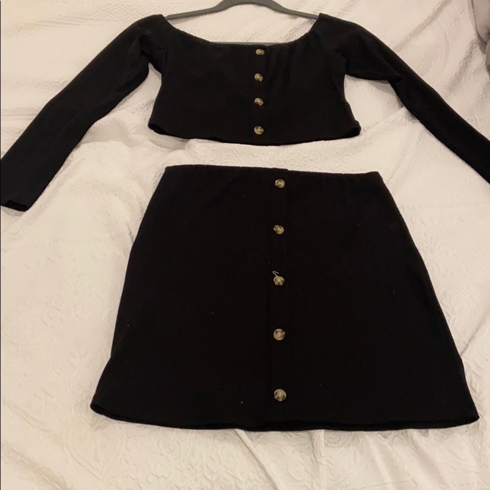 A black skirt set